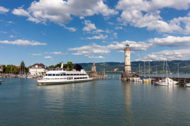 Motorlu gemi Graf Zeppelin Lindau limanına girdi