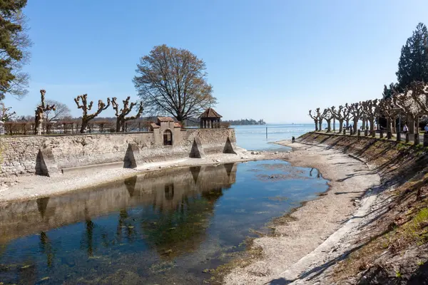 Konstanz (Constance), Almanya 'da, Constance Gölü boyunca uzanan tarihi liman manzarası (Bodensee)