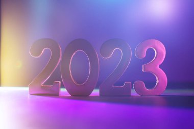 Mutlu Noeller ve mutlu yıllar 2023. Noel posteri, tebrik kartları, başlıklar, web sitesi