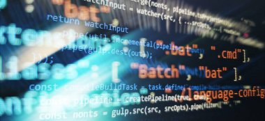 Programlama kodu yazılıyor. Bilgi teknolojisi web sitesi kodlaması