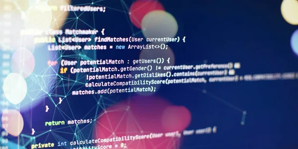 Programlama kodu. Bilgisayar ekranında programlama kodu. Teknoloji geçmişi.