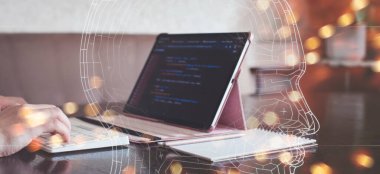 Dijital teknoloji endüstrisi konsepti programlama ve kodlamanın geliştirilmesi