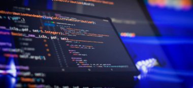 Yazılım Programlama Çalışma Zamanı. Program geliştirme konsepti. IT teknolojisi geçmişi.
