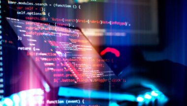 Proje yöneticileri yeni bir fikir üzerinde çalışıyorlar. Mobil uygulama geliştiricisi. Yenilikçi başlangıç projesi. Web sitesi programlama kodu