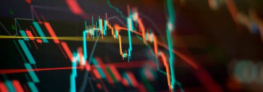 Yeşil şamdanların yükselmesi kriptonun arttığını gösteriyor. Hacimlerin ve zaman aralıklarının grafiksel temsili