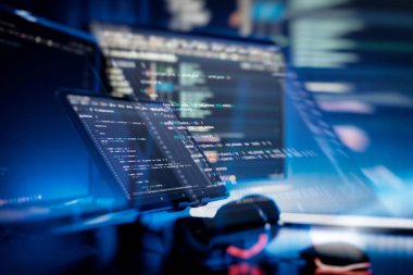Profesyonel Geliştirme programcısı. Yazılım şirketinde çalışan kodlama teknolojileri
