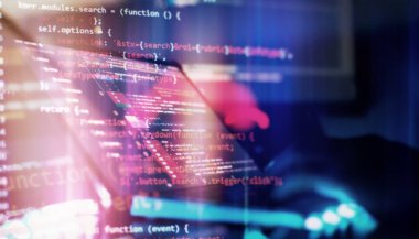 Proje yöneticileri yeni bir fikir üzerinde çalışıyorlar. Mobil uygulama geliştiricisi. Yenilikçi başlangıç projesi. Web sitesi programlama kodu