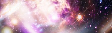 Derin uzay sanatı, galaksideki yıldız ışığı nebulası evren arka planında. NASA tarafından desteklenen bu görüntünün ögeleri.
