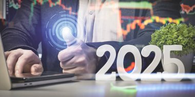 2025 İçin İyimser Görüş: Geleceğe dönük Veri Görselleştirmeleri ve Mali Büyümelerle Başparmak Kaldı