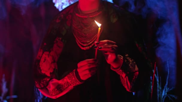 Mani Donna Ucraina Con Candela Simbolo Fede Speranza Lady Autentico — Video Stock