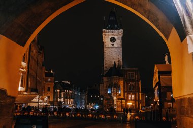 Prag, Çek - Şubat 2023. Merkez Galeride Alphonse Mucha sergisi. Ünlü renkli bir kurulum. Efsane ressam, resim, koleksiyon. Yüksek kalite fotoğraf