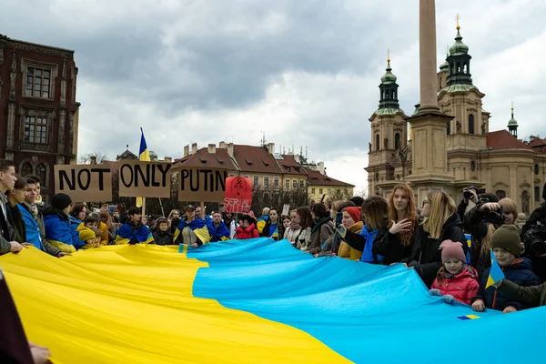 Praga Chequia Febrero 2023 Activistas Ucranianos Refugiados Protestan Contra Guerra — Foto de Stock