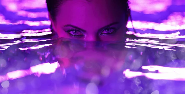 Beautiful Woman Posing Pool Water Neon Color Light Party Attractive —  Fotos de Stock