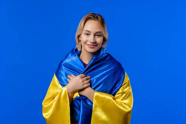Blonde Woman National Ukrainian Flag Blue Ukraine Patriot Victory High — Stockfoto