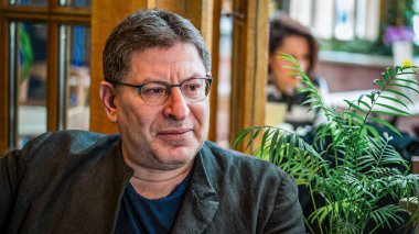 Şubat 2017 - Odesa, Ukrayna. Mikhail Labkovskiy 'in portresi gazeteciyle röportaj sırasında çekilmişti. Yüksek kalite fotoğraf