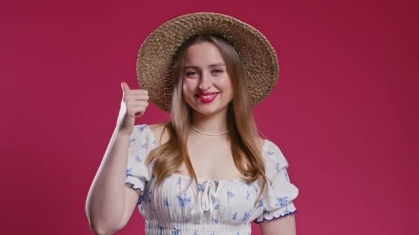 Κομψό Γυναίκα Χέρι Σημάδι Όπως Τους Αντίχειρες Επάνω Χειρονομία Ευτυχισμένη — Αρχείο Βίντεο