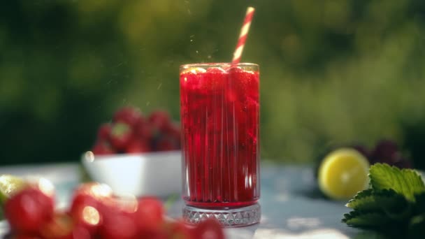 Uppfriskande Sommar Iskall Lemonad Dryck Fortfarande Livs Restaurang Som Serverar — Stockvideo