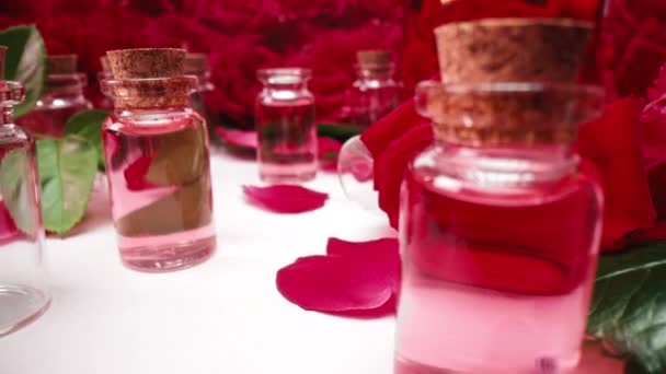 Huile Essentielle Rose Bouteilles Produire Extrait Liquide Sérum Aromatique Gouttes — Video