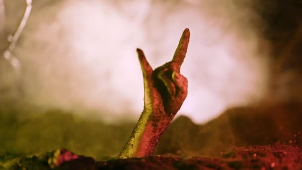 Zombie Mão Com Dedos Pedra Gesto Rocknroll Sinal Punk Festa — Vídeo de Stock
