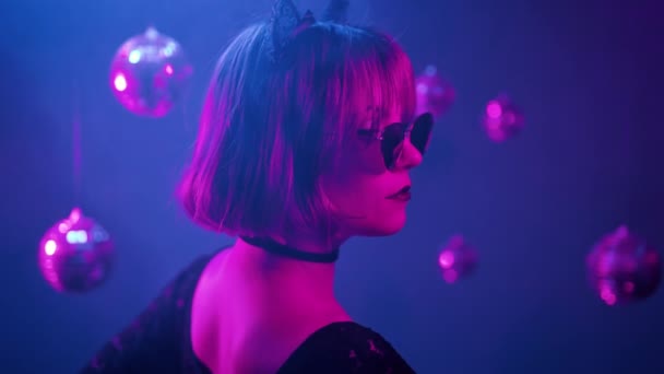 Portrait Young Pretty Woman Neon Light Pussy Cat Costume Halloween — Vídeo de Stock