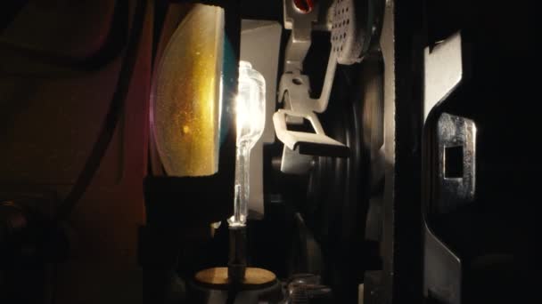 Teplo Blikání 8Mm Žárovky Projektoru Zdroj Filmového Osvětlení Promítání Snímků — Stock video