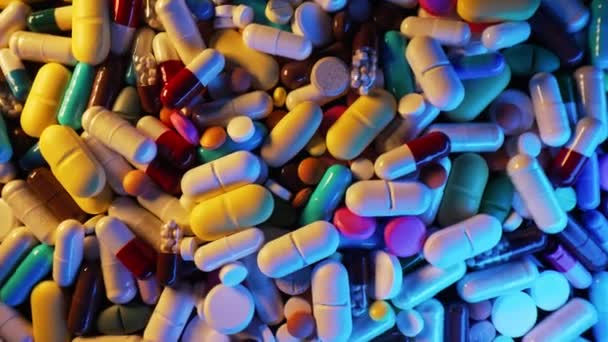 Flerfärgade Kapslar Eller Vitaminer Orala Piller Och Biverkningar Läkemedelsindustri Hälso — Stockvideo
