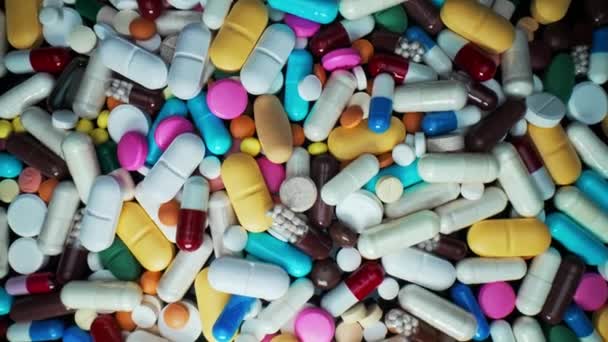 Medicamentos Coloridos Cápsulas Antibióticas Cura Medicación Contra Gripe Macro Vista — Vídeos de Stock