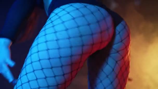 Mujer Sexy Pantalones Cortos Bailando Danza Moderna Twerk Bailarina Bailando — Vídeo de stock