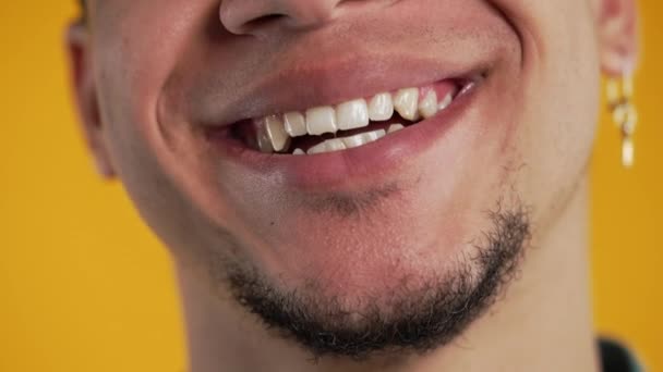 Close Mouth Unrecognizable Man Perfect Healthy Teeth Emotional Fun Joy — Stock Video