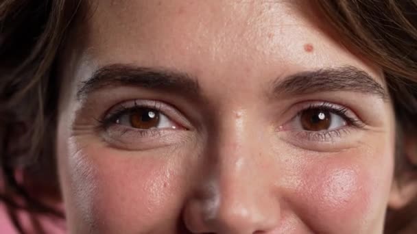 Metade Cara Com Olhos Sobrancelhas Nariz Mulher Muito Gentil Beleza — Vídeo de Stock