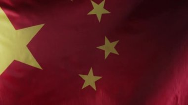 Gerçek Çin Ulusal Bayrağı Sallama Arkaplanı. Banner bayramı, bayramlar, Çin. Kutlama afişi, tatiller, İşçi Partisi, Çocuklar Günü, Yeni Yıl. Yüksek kalite 4k görüntü