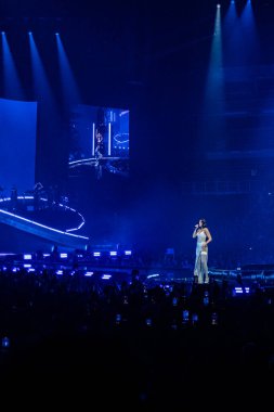 Prag, Çek Cumhuriyeti - 28 Mayıs 2025. Pop, model, şarkı yazarı, aktris, süper star Dua Lipa, Radikal İyimserlik Dünya Turu sırasında sahnede sahne alıyor. Yüksek kalite fotoğraf