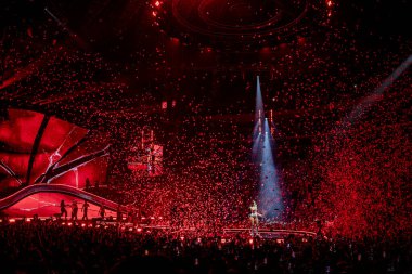 Prag, Çek Cumhuriyeti - 28 Mayıs 2025. Pop, model, şarkı yazarı, aktris, süper star Dua Lipa, Radikal İyimserlik Dünya Turu sırasında sahnede sahne alıyor. Yüksek kalite fotoğraf