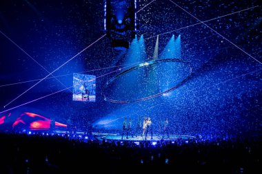 Prag, Çek Cumhuriyeti - 28 Mayıs 2025. Pop, model, şarkı yazarı, aktris, süper star Dua Lipa, Radikal İyimserlik Dünya Turu sırasında sahnede sahne alıyor. Yüksek kalite fotoğraf