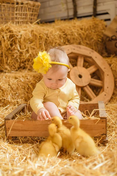 Little Girl Yellow Hoop Her Head Sits Wooden Box Looks — Stock Photo, Image