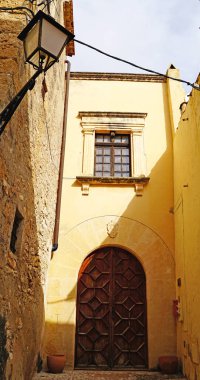 Sant Marti Kilisesi ve Altafulla Kalesi, Tarragona, Katalunya, İspanya, Avrupa