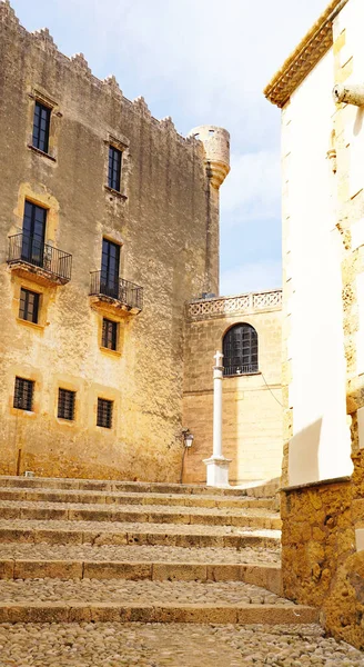 Εκκλησία Του Sant Marti Και Κάστρο Της Altafulla Tarragona Catalunya — Φωτογραφία Αρχείου