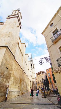 Square in Vilafranca del Penedes with basilica of Santa Maria and monument homage to the castellers, Barcelona, Catalunya, Spain, Europe