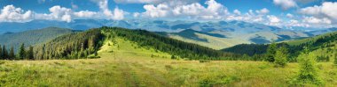 Kostrych tepesinden panoramik manzara. Dağ sırası Chornohora. Karpat Dağları, Ukrayna