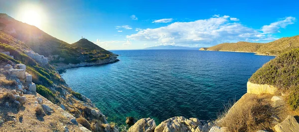 Antik Knidos şehrinde deniz feneri manzarası