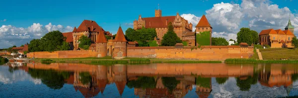 2022 Panoramico Castello Dei Cavalieri Teutonici Ordine Malbork Polonia Più — Foto Stock