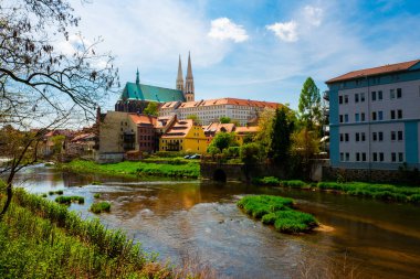 2022-05-04 St. Peter Kilisesi ile Almanya 'nın Goerlitz kenti..