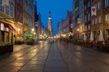 2022-06-08: Gdansk, Dluga Caddesi 'ndeki eski kasaba. Seyahat yerleri. Polonya 