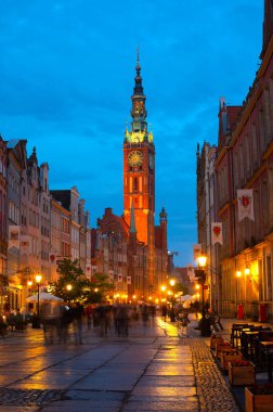 2022-06-09: Gdansk, Dluga Caddesi 'ndeki eski kasaba. Seyahat yerleri. Polonya