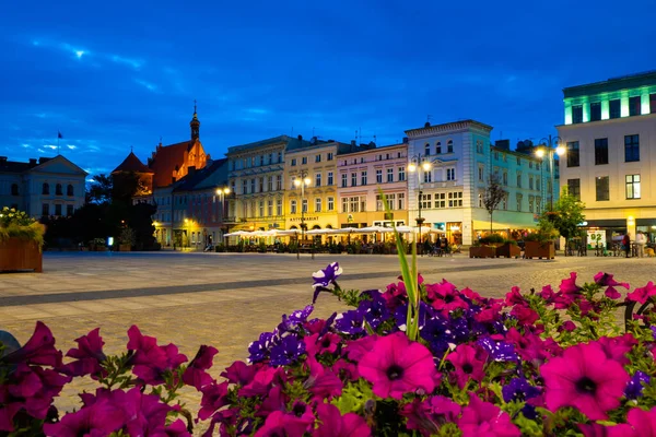 2022 07夕暮れ時の旧市場広場 ポーランドのBydgoszcz — ストック写真