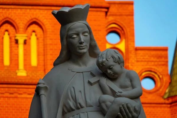 2022 Virgem Maria Escultura Próxima Igreja Santa Catarina Torun Marco — Fotografia de Stock