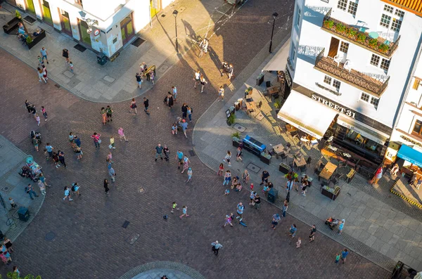 2022 Történelmi Cobblestoned Utcákon Nyaranta Torun Óvárosában Sétáló Emberek Látványa — Stock Fotó
