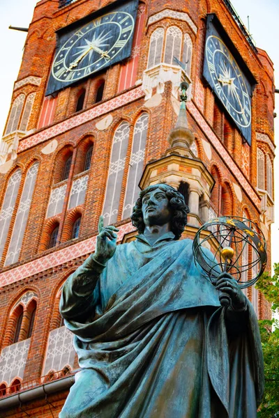 2022 Monumento Nicolaus Copernicus Statua Davanti Municipio Vecchio Torun Polonia — Foto Stock