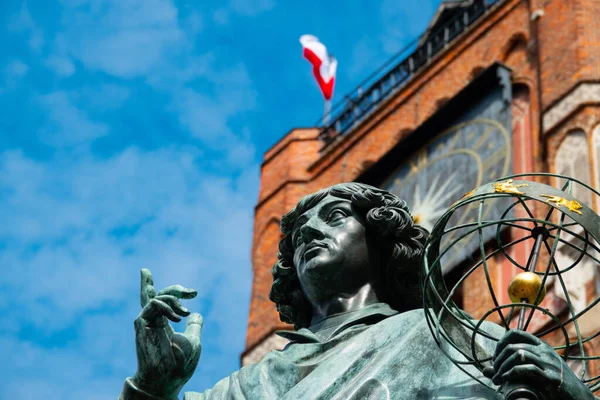 2022 Monumento Nicolás Copérnico Estatua Frente Ayuntamiento Viejo Torun Polonia — Foto de Stock