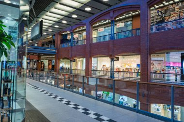 12-07-2022: Poznan, Polonya 'da alışveriş, sanat ve iş merkezi Stary Browar
